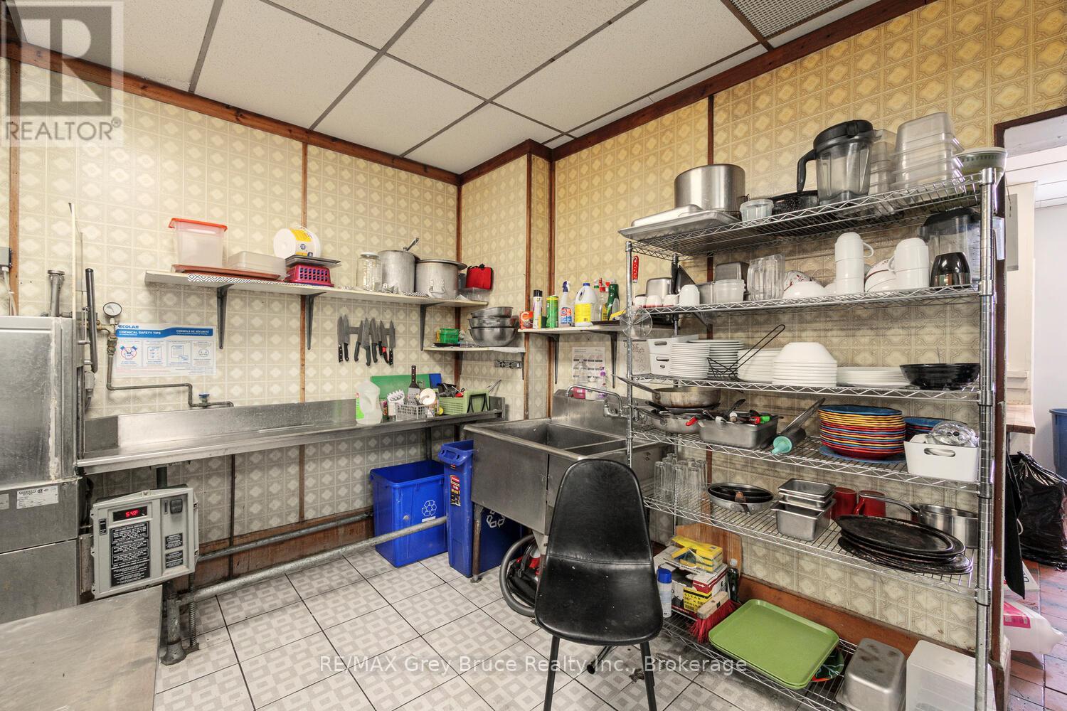 601 Berford Street, South Bruce Peninsula, Ontario  N0H 2T0 - Photo 16 - X12993624