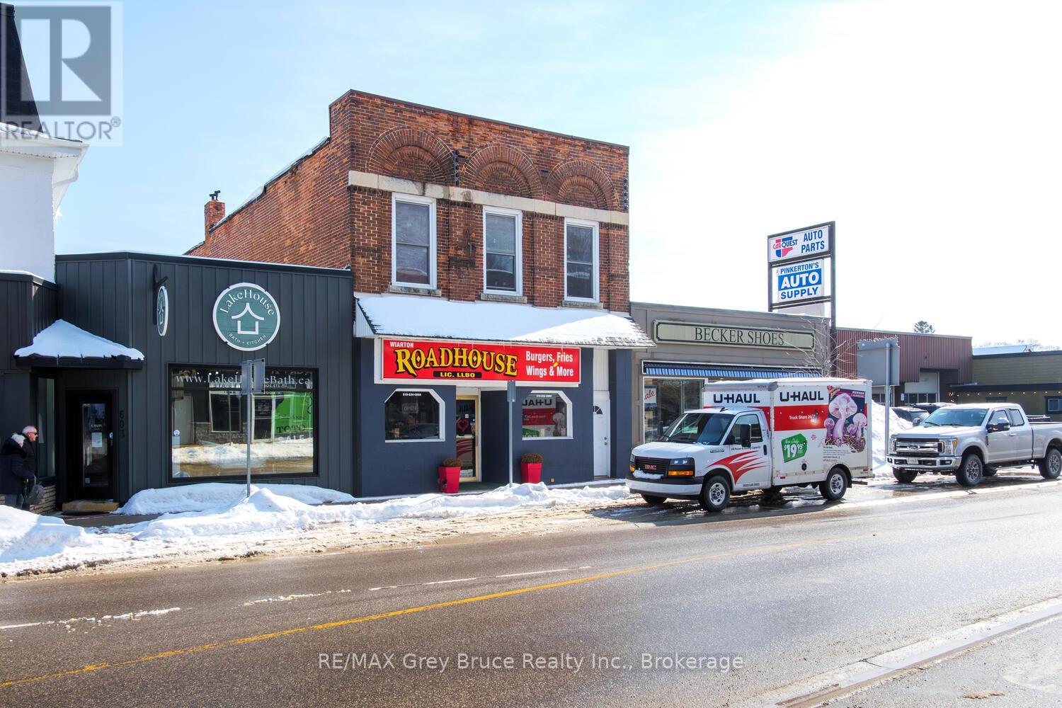 601 Berford Street, South Bruce Peninsula, Ontario  N0H 2T0 - Photo 3 - X12993624
