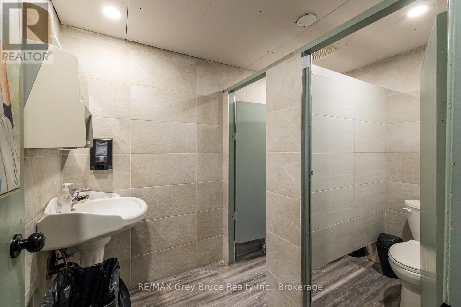 601 Berford Street, South Bruce Peninsula, Ontario  N0H 2T0 - Photo 34 - X12993624