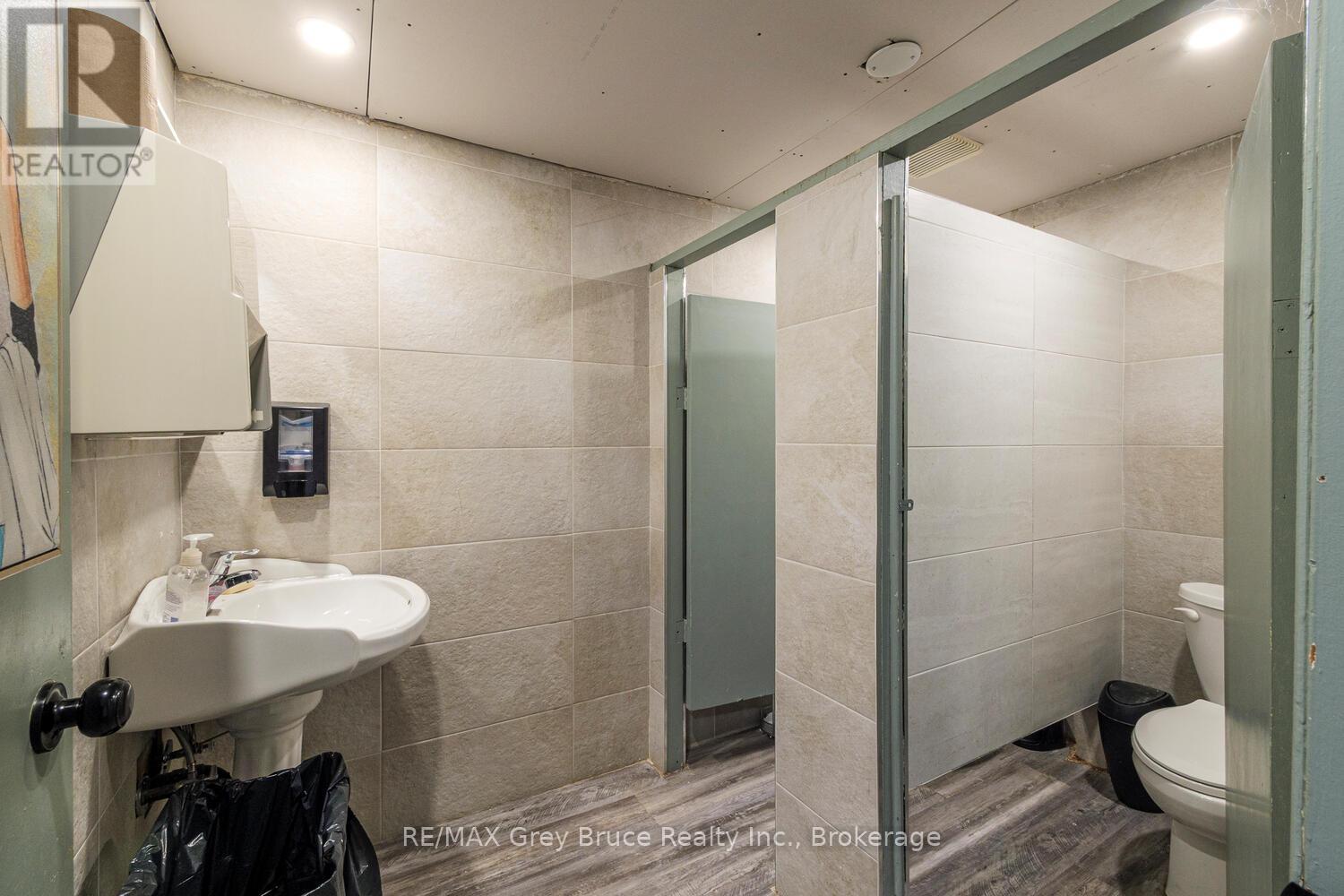 601 Berford Street, South Bruce Peninsula, Ontario  N0H 2T0 - Photo 35 - X12993624