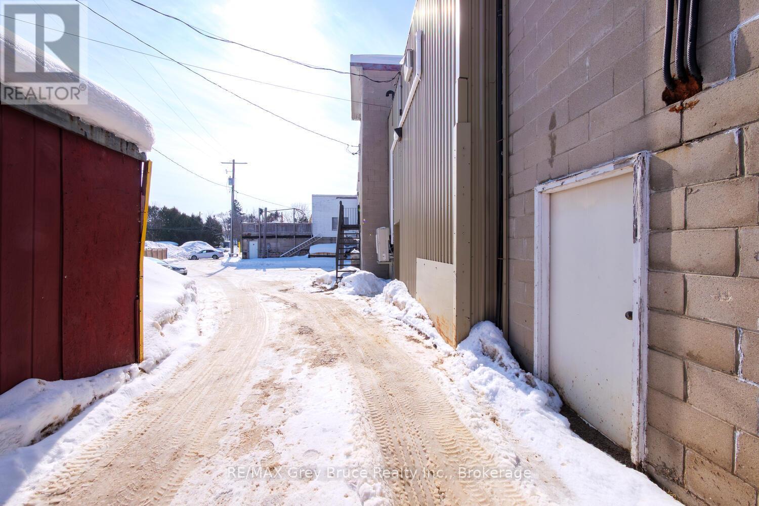 601 Berford Street, South Bruce Peninsula, Ontario  N0H 2T0 - Photo 41 - X12993624