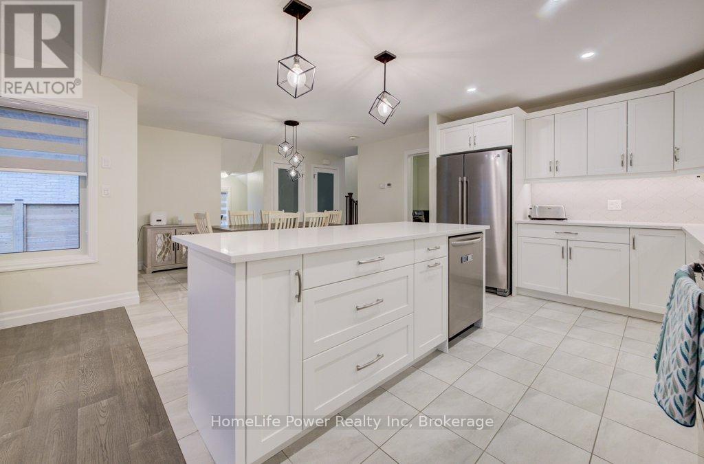 4 Livingston Drive, Tillsonburg, Ontario  N4G 0J3 - Photo 13 - X12993652