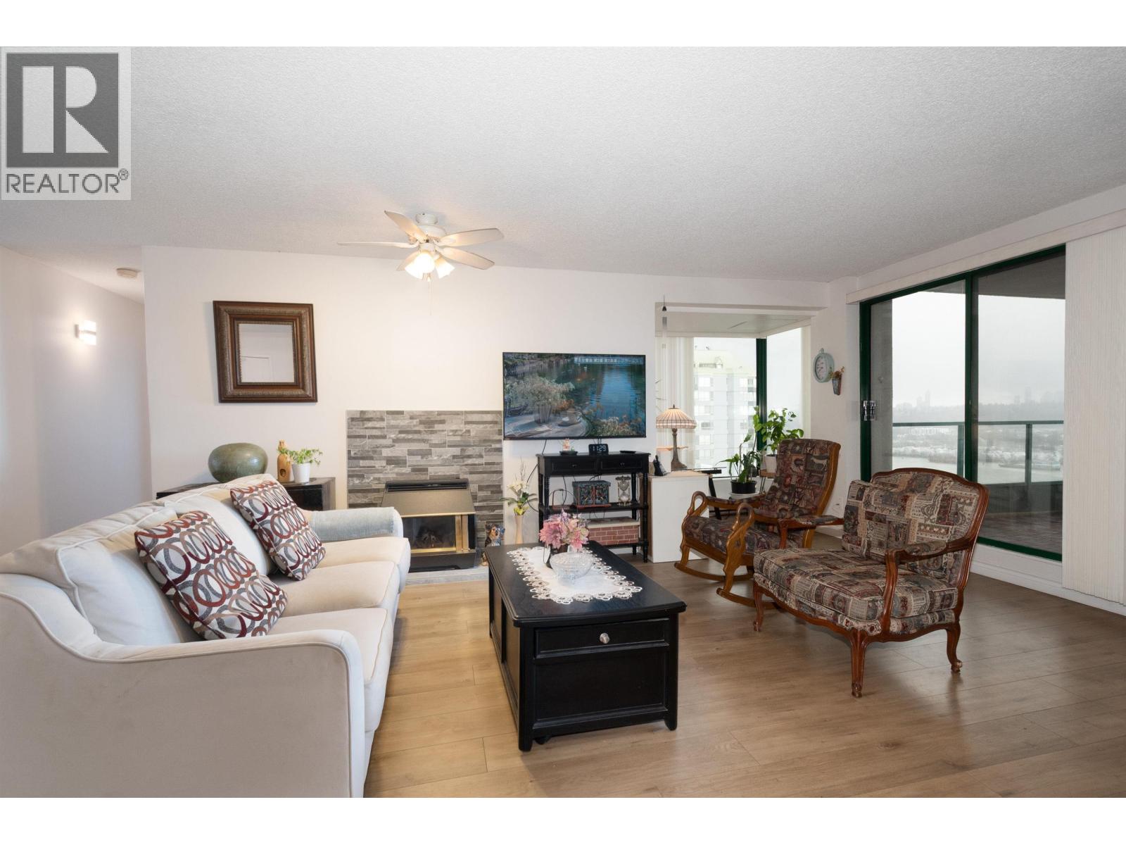 1205 420 Carnarvon Street, New Westminster, British Columbia  V3L 5P1 - Photo 3 - R3110916