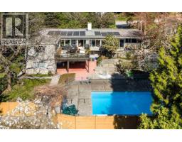 1580 MATHERS AVENUE, West Vancouver, British Columbia