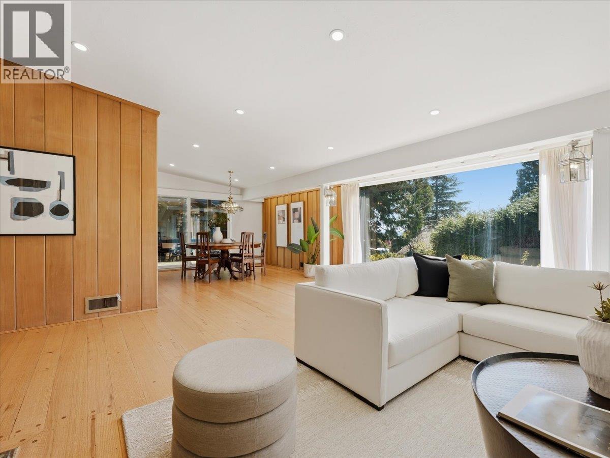 1650 Mathers Avenue, West Vancouver, British Columbia  V7V 2G7 - Photo 1 - R3110915