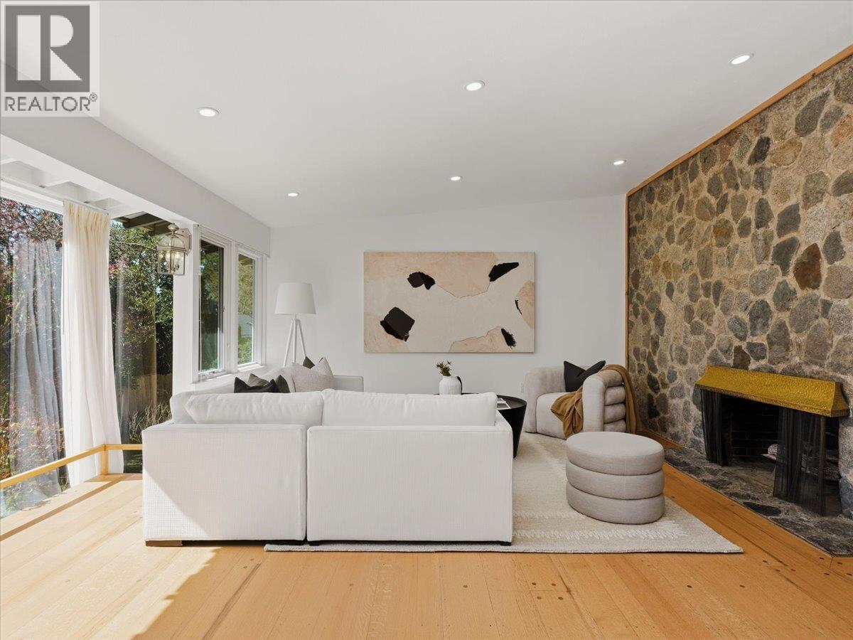 1650 Mathers Avenue, West Vancouver, British Columbia  V7V 2G7 - Photo 3 - R3110915