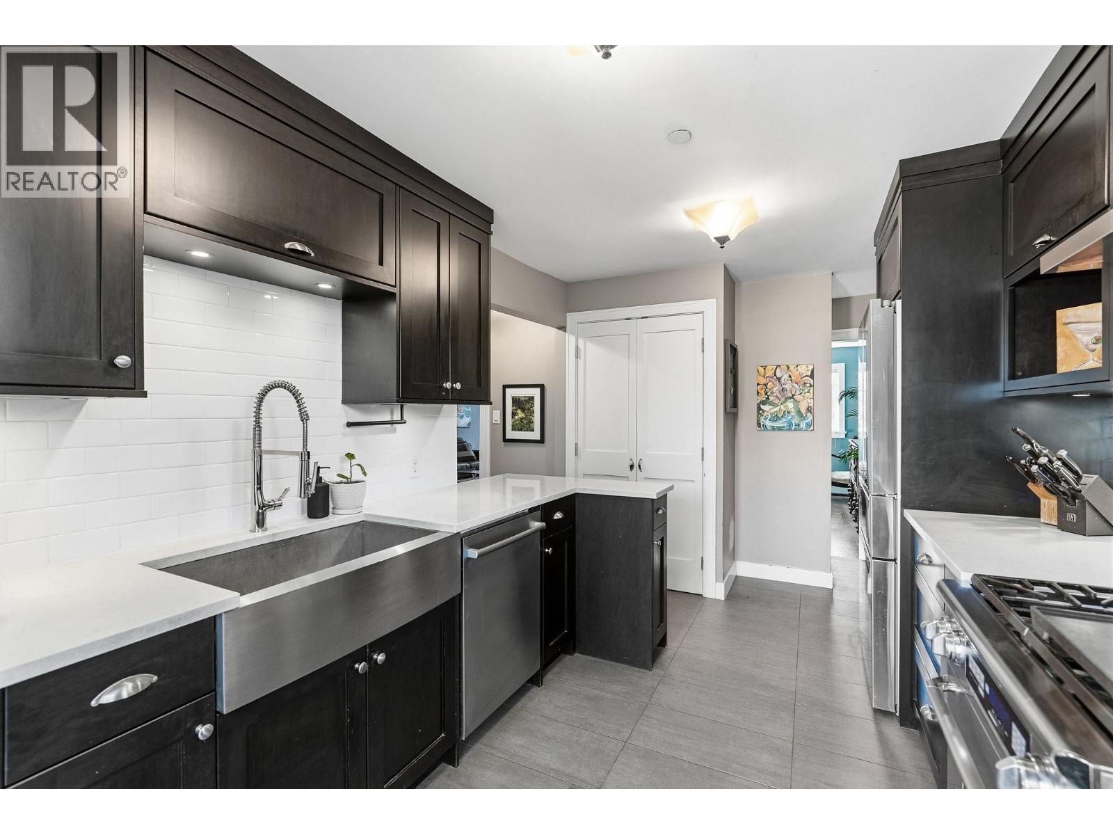 5655 Ontario Street, Vancouver, British Columbia  V5W 2L2 - Photo 9 - R3110923