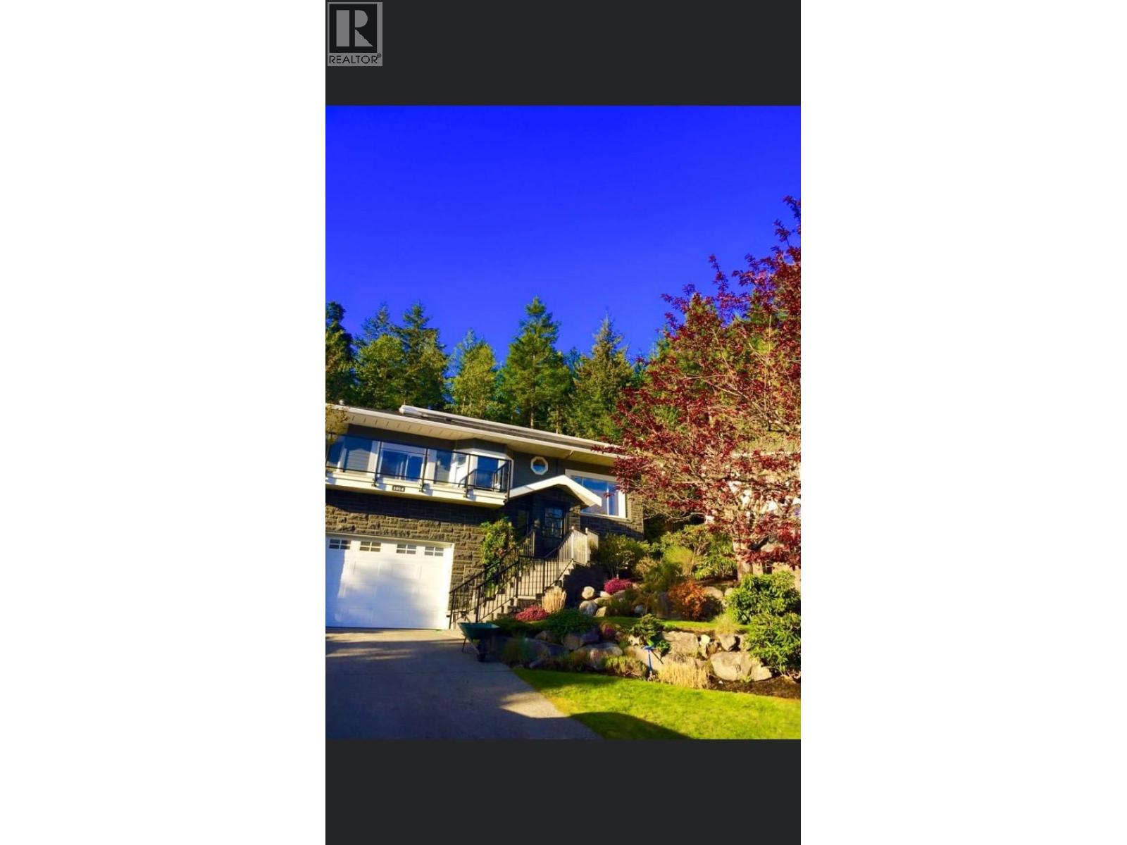 1014 Lanark Place, Squamish, British Columbia  V0N 1T0 - Photo 1 - R3110936
