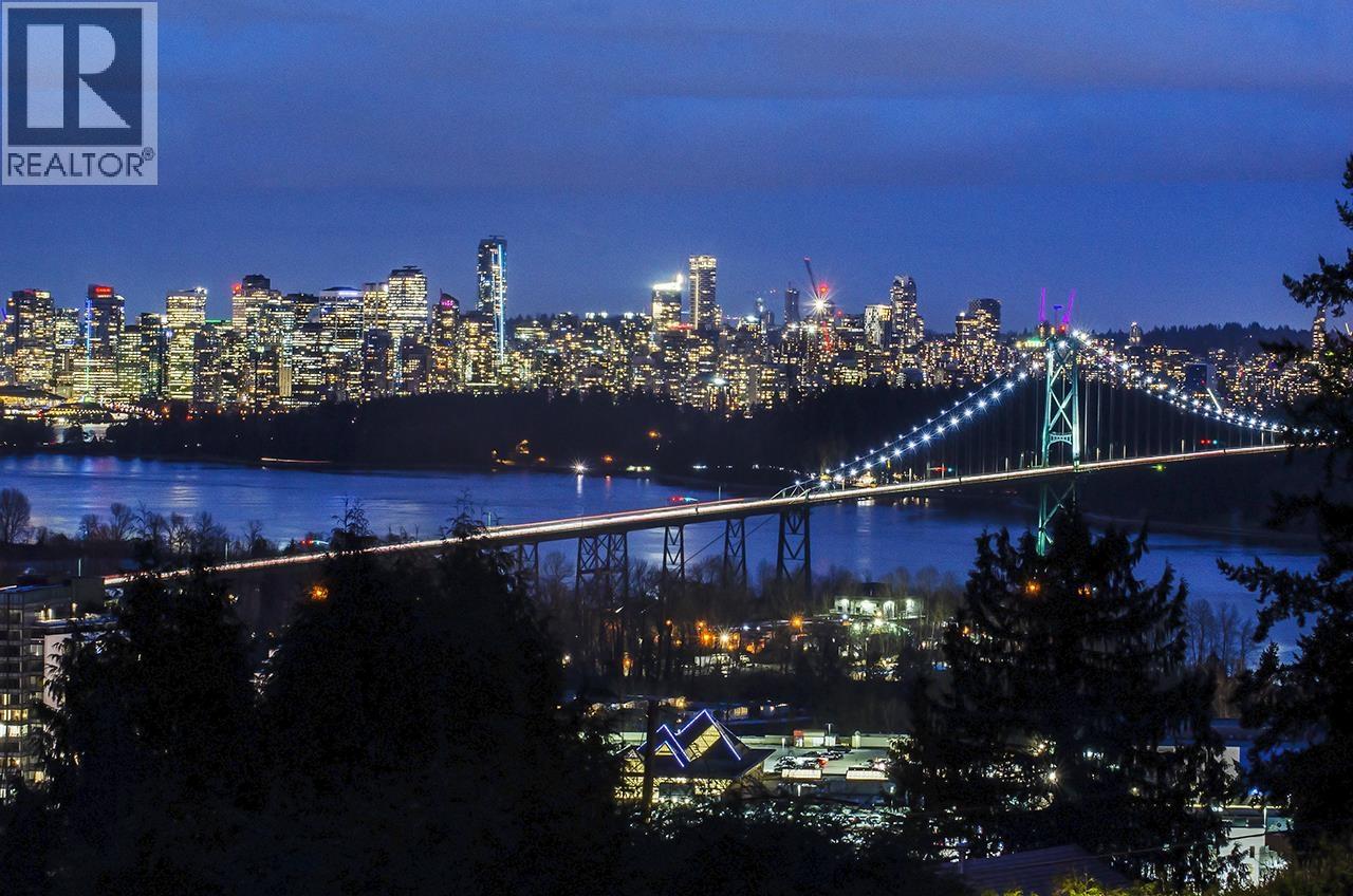 817 Younette Drive, West Vancouver, British Columbia  V7T 1T1 - Photo 35 - R3110953