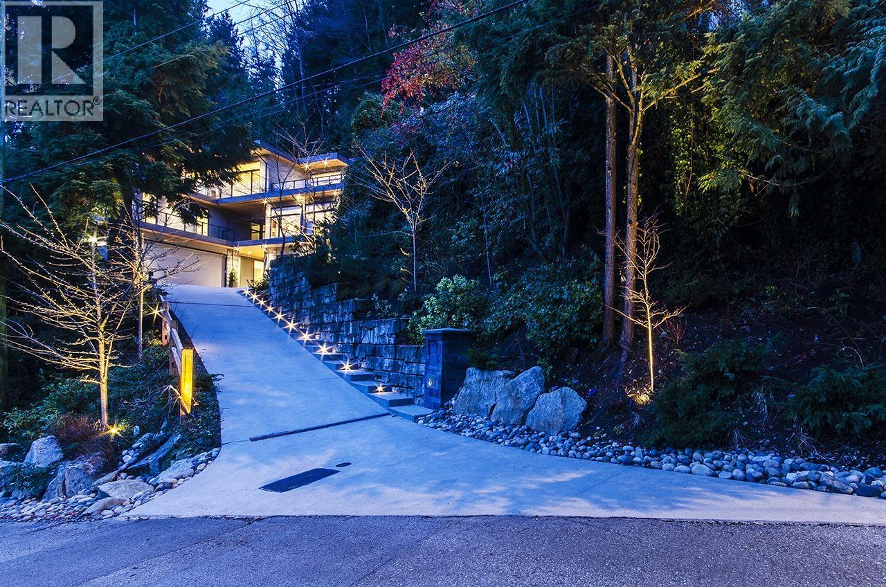 817 Younette Drive, West Vancouver, British Columbia  V7T 1T1 - Photo 39 - R3110953