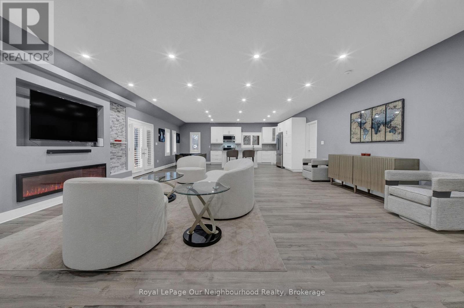 5 Melody Lane, Georgina, Ontario  L0E 1L0 - Photo 10 - N12993646