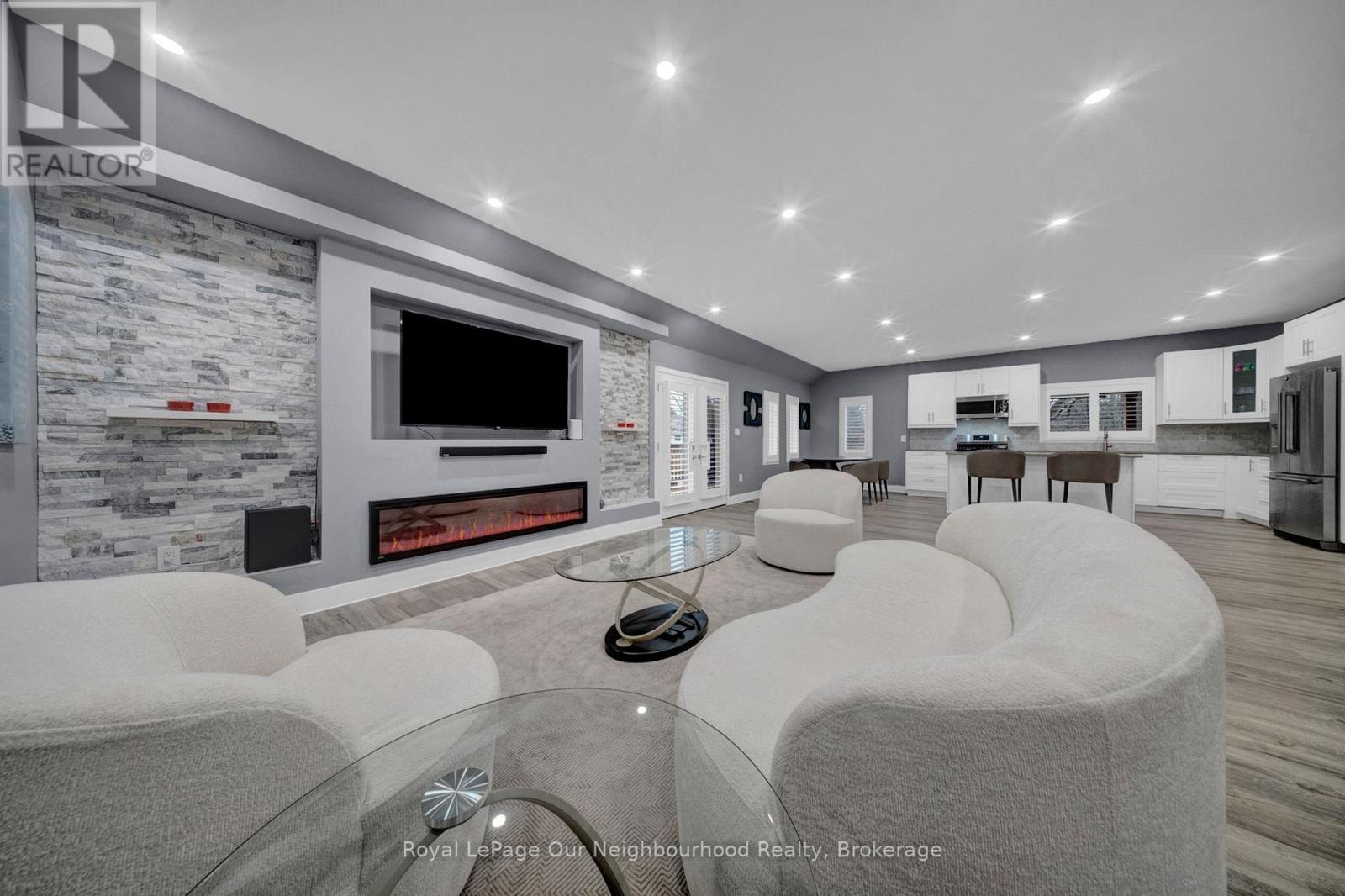 5 Melody Lane, Georgina, Ontario  L0E 1L0 - Photo 11 - N12993646