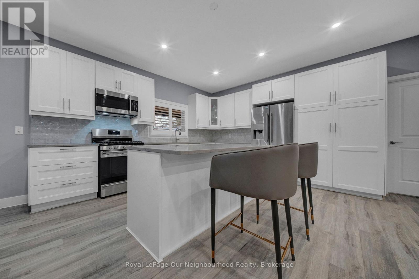 5 Melody Lane, Georgina, Ontario  L0E 1L0 - Photo 13 - N12993646