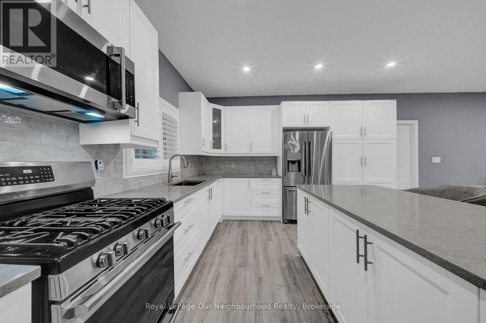 5 Melody Lane, Georgina, Ontario  L0E 1L0 - Photo 16 - N12993646