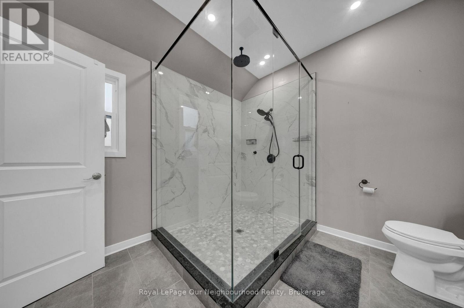 5 Melody Lane, Georgina, Ontario  L0E 1L0 - Photo 29 - N12993646