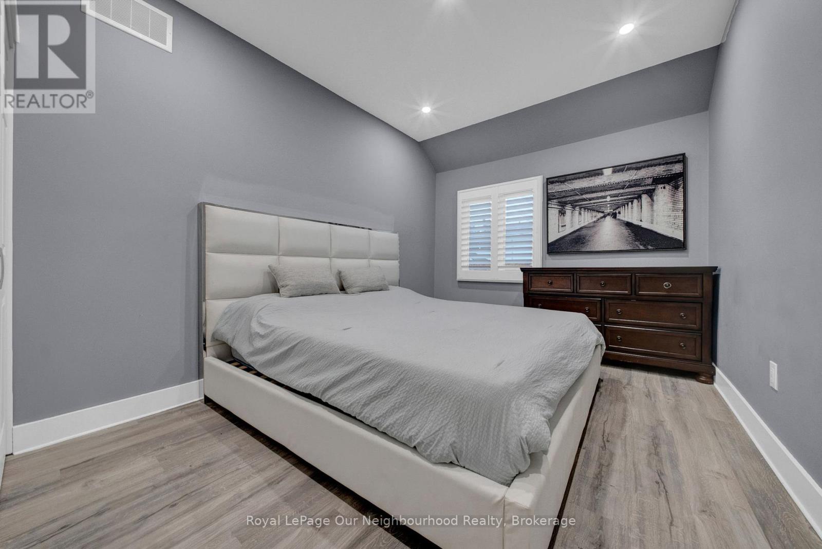 5 Melody Lane, Georgina, Ontario  L0E 1L0 - Photo 31 - N12993646