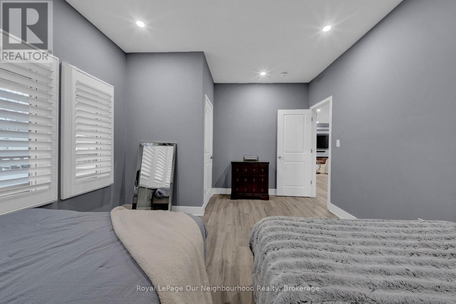 5 Melody Lane, Georgina, Ontario  L0E 1L0 - Photo 34 - N12993646