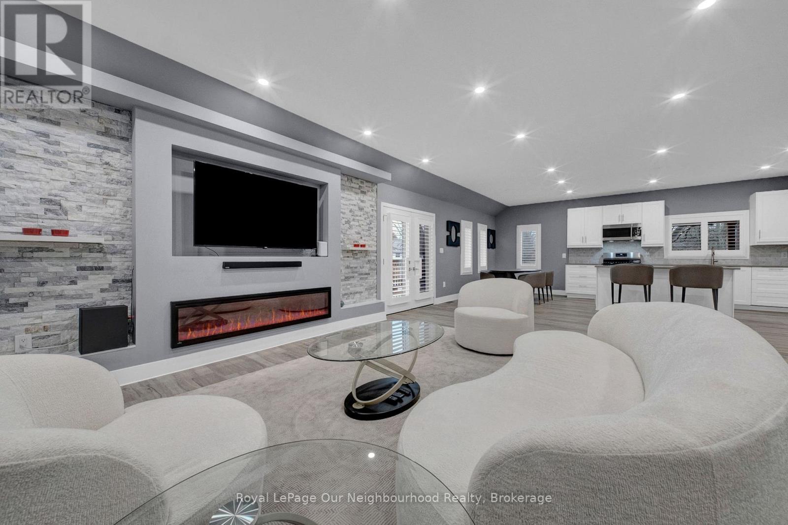 5 Melody Lane, Georgina, Ontario  L0E 1L0 - Photo 7 - N12993646