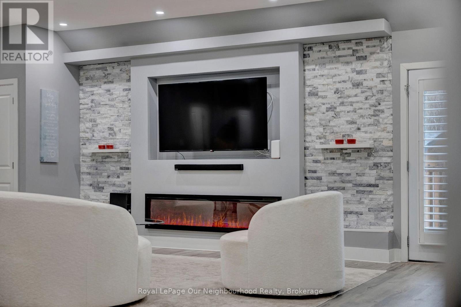 5 Melody Lane, Georgina, Ontario  L0E 1L0 - Photo 8 - N12993646