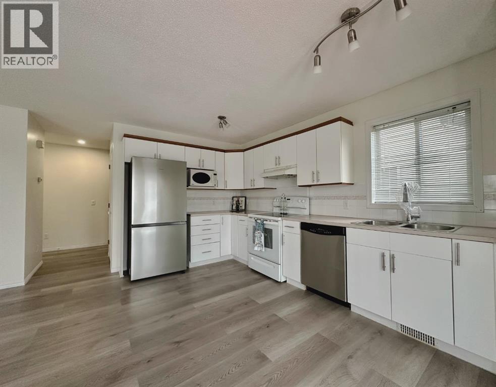 139 Bridlewood Circle SW, Calgary, Alberta  T2Y 3L1 - Photo 4 - A2292477