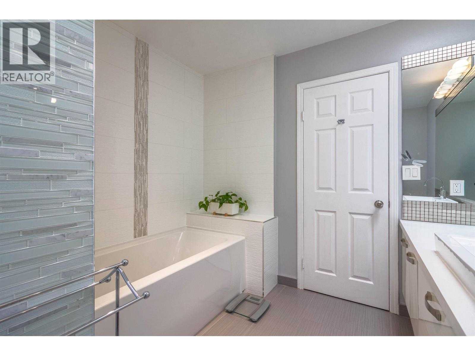 116 2721 Atlin Place, Coquitlam, British Columbia V3C 5B1 - Photo 24 - R3110855