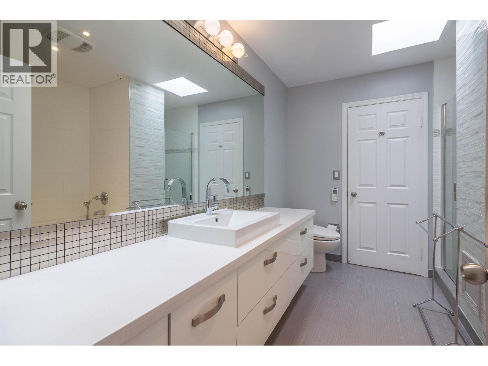 116 2721 Atlin Place, Coquitlam, British Columbia V3C 5B1 - Photo 22 - R3110855