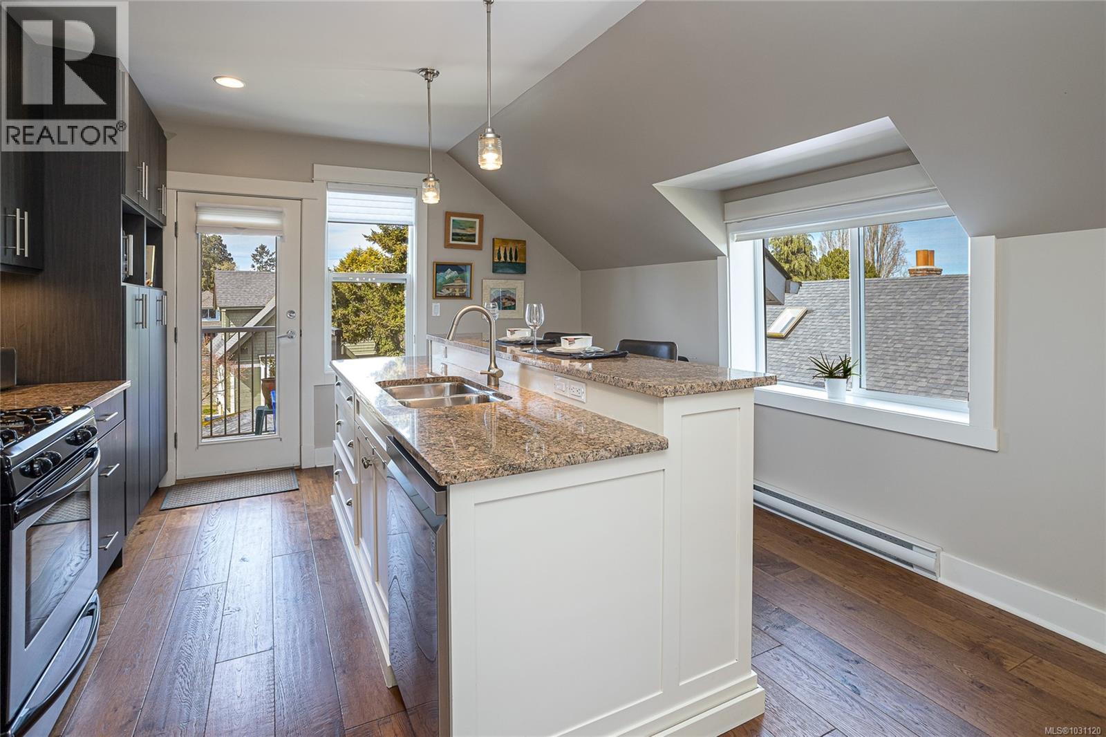 D 1216 Styles St, Victoria, British Columbia  V9A 3Z5 - Photo 14 - 1031120