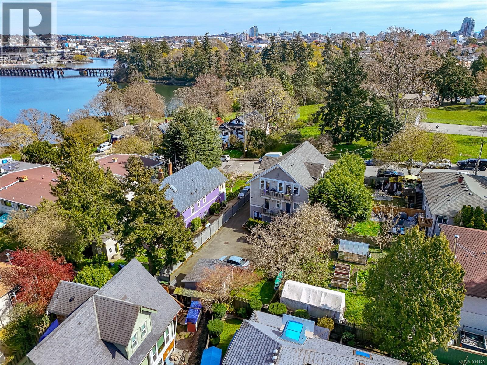 D 1216 Styles St, Victoria, British Columbia  V9A 3Z5 - Photo 35 - 1031120