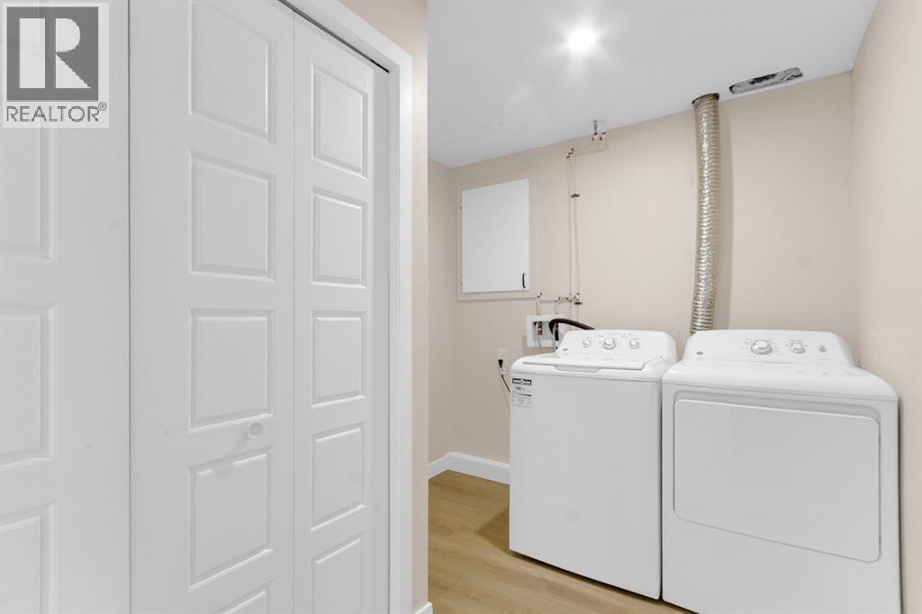 956 Bracewood Rise SW, Calgary, Alberta  T2W 3C9 - Photo 24 - A2299539