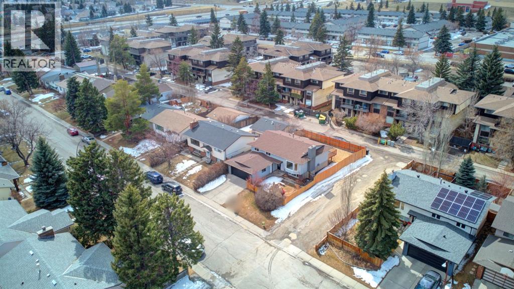 956 Bracewood Rise SW, Calgary, Alberta  T2W 3C9 - Photo 36 - A2299539