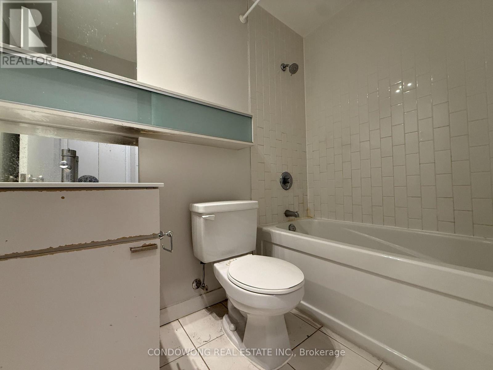 1228 - 111 Elizabeth Street, Toronto, Ontario  M5G 1P7 - Photo 4 - C12993632