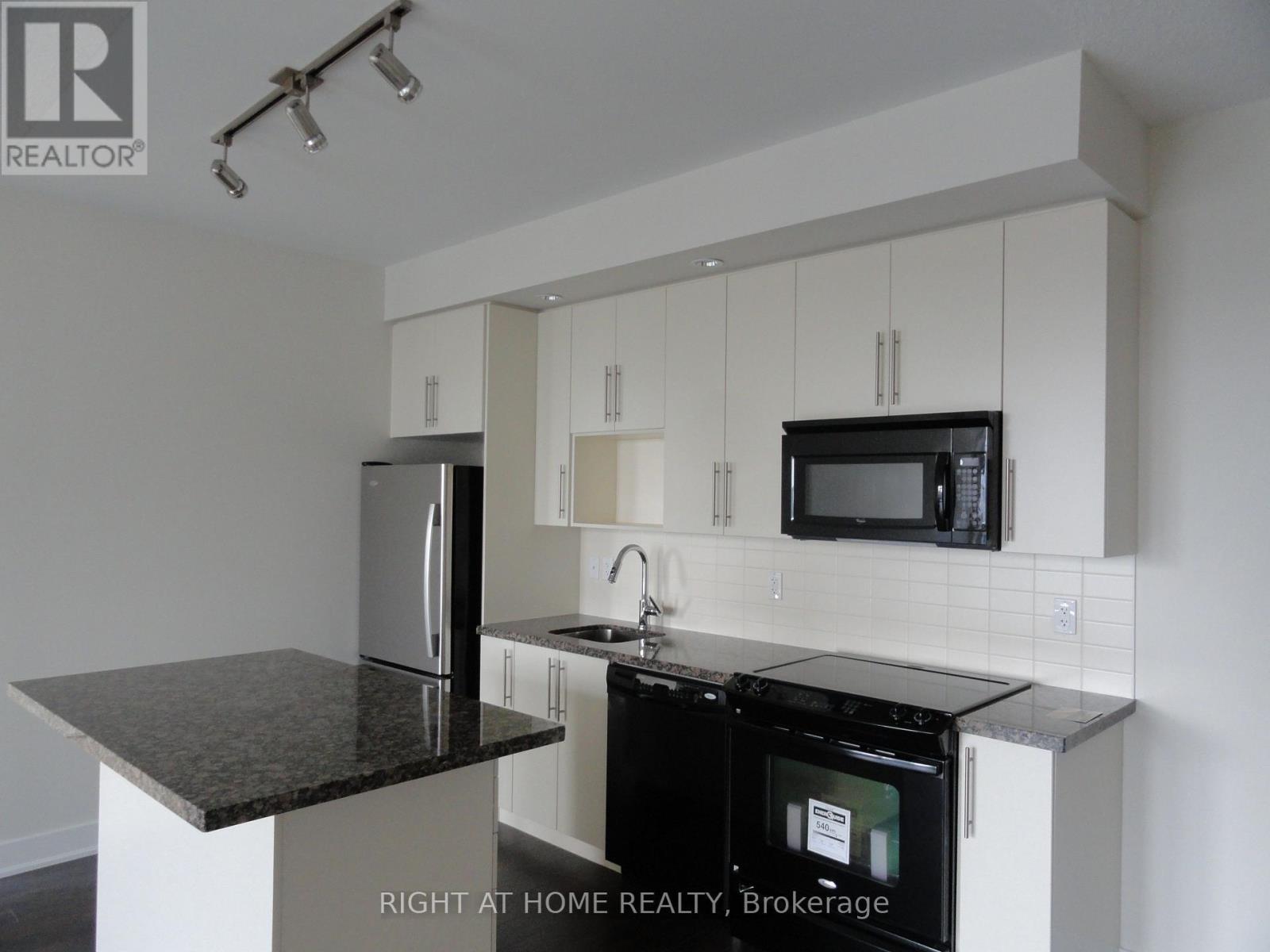 1405 - 28 Linden Street, Toronto, Ontario  M4Y 0A4 - Photo 6 - C12993634