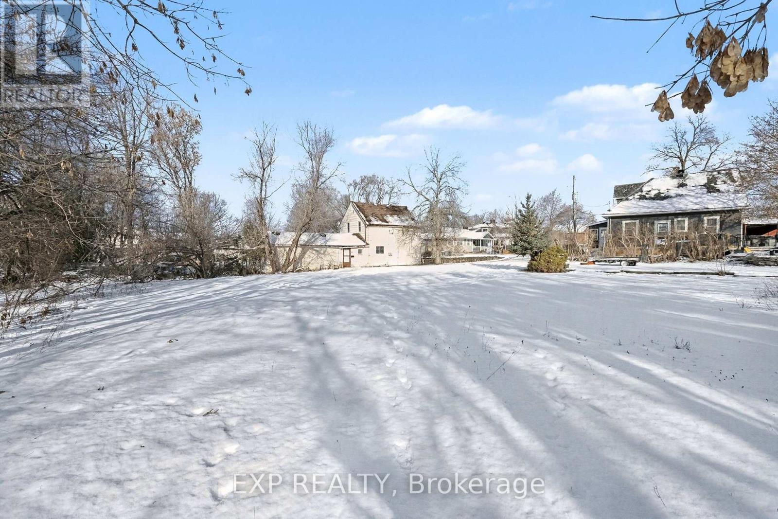 135 Charles Street, Carleton Place, Ontario K7C 2Y4 - Photo 3 - X12993612