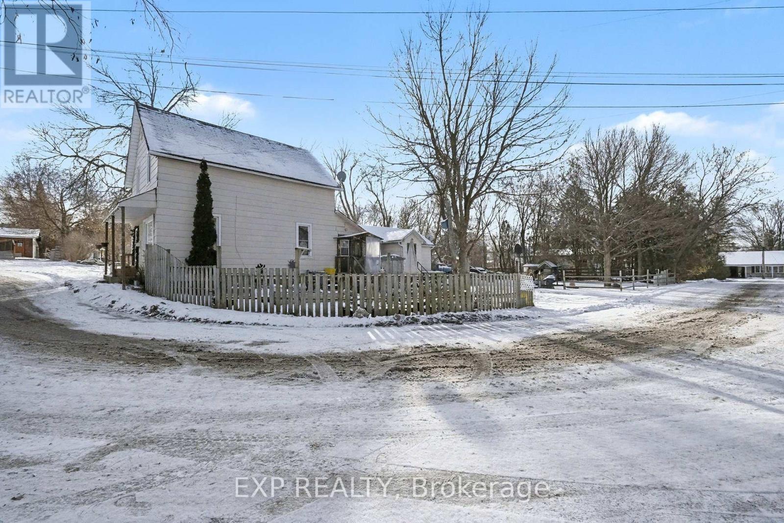139 Charles Street, Carleton Place, Ontario K7C 2Y4 - Photo 2 - X12993618
