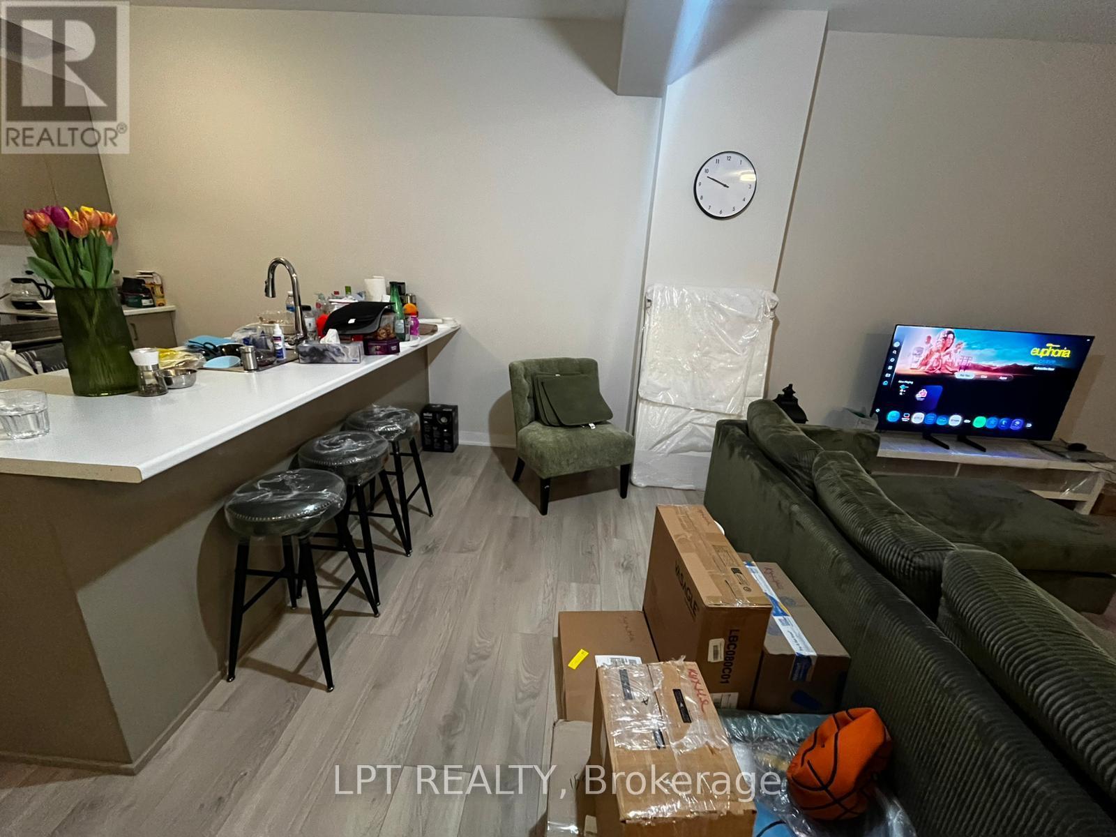 212 Speckled Alder Row, Ottawa, Ontario K2J 7G8 - Photo 2 - X12993648