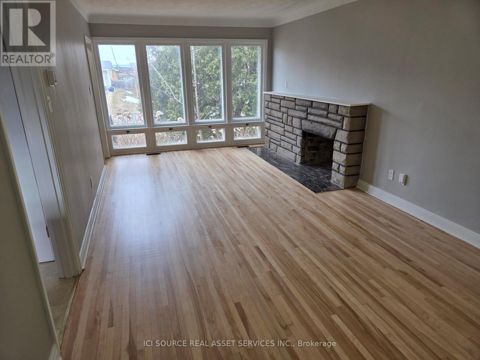 30 Sunnycrest Drive, Ottawa, Ontario  K2E 5Y2 - Photo 7 - X12955126