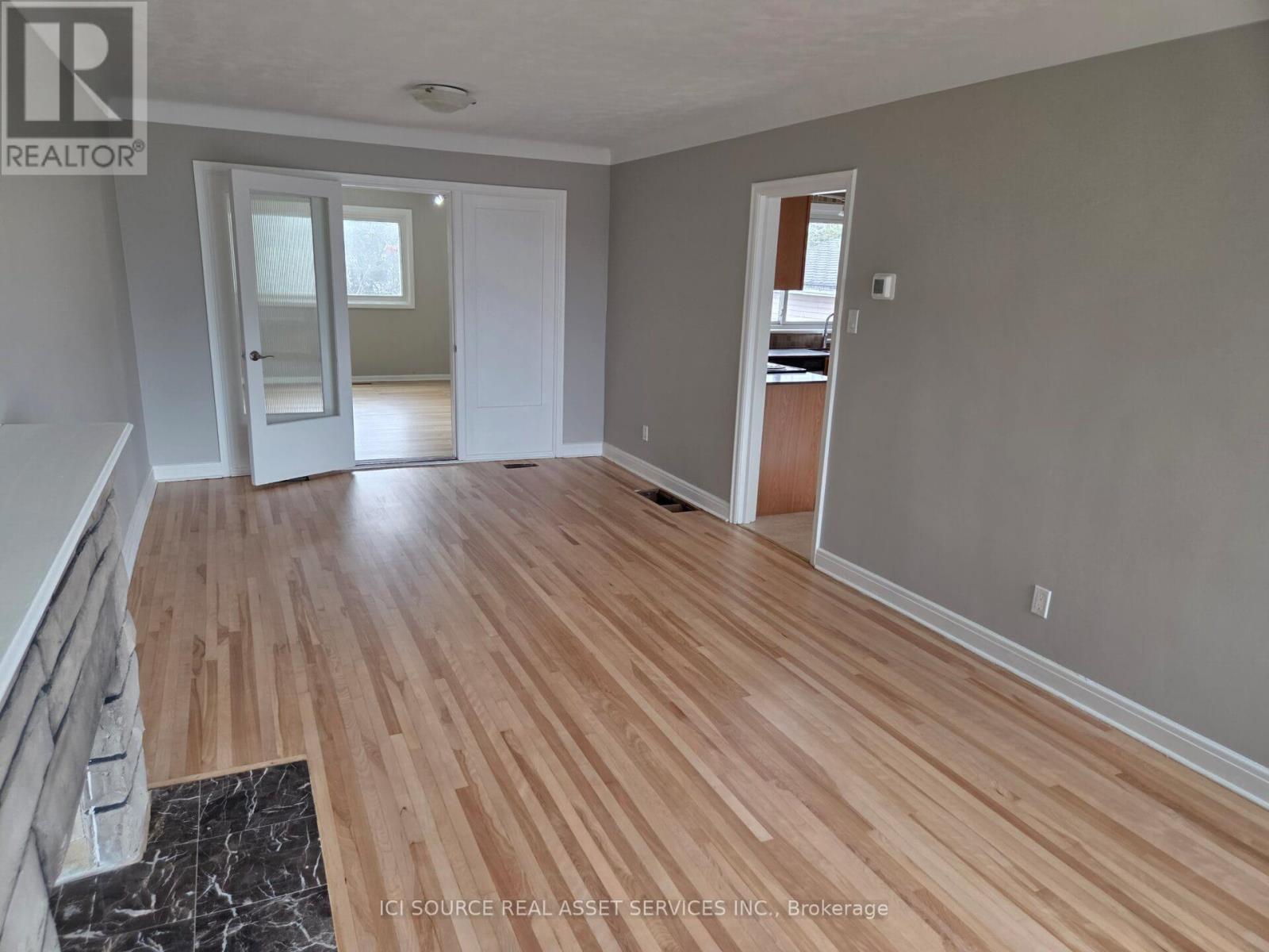 30 Sunnycrest Drive, Ottawa, Ontario  K2E 5Y2 - Photo 6 - X12955126