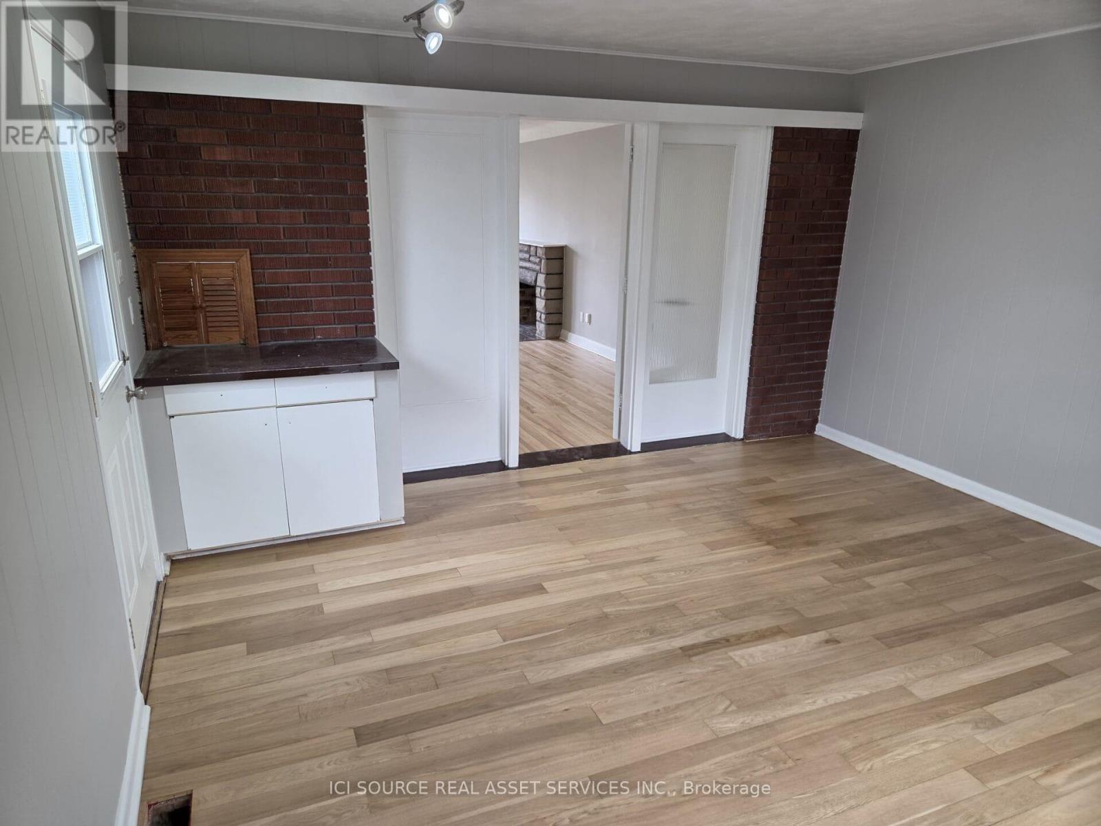 30 Sunnycrest Drive, Ottawa, Ontario  K2E 5Y2 - Photo 9 - X12955126