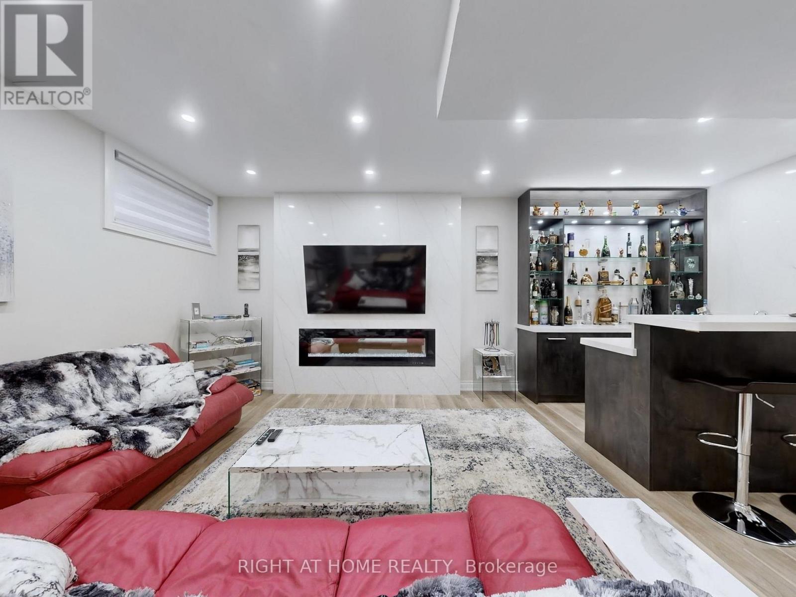 80 Puccini Drive, Richmond Hill, Ontario  L4E 2Z1 - Photo 34 - N12993602