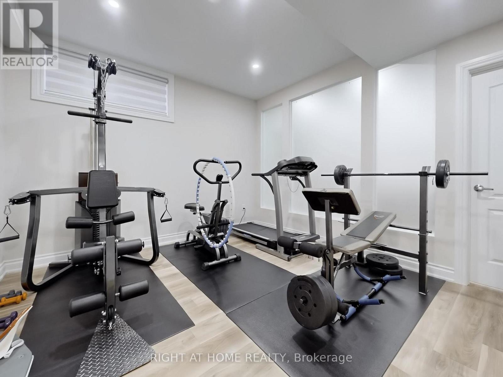 80 Puccini Drive, Richmond Hill, Ontario  L4E 2Z1 - Photo 39 - N12993602