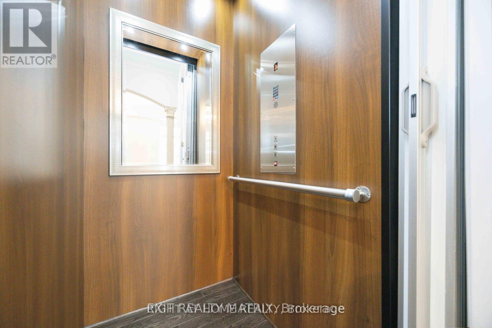 80 Puccini Drive, Richmond Hill, Ontario  L4E 2Z1 - Photo 4 - N12993602