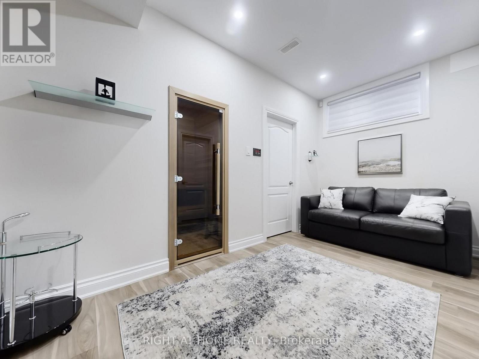 80 Puccini Drive, Richmond Hill, Ontario  L4E 2Z1 - Photo 42 - N12993602