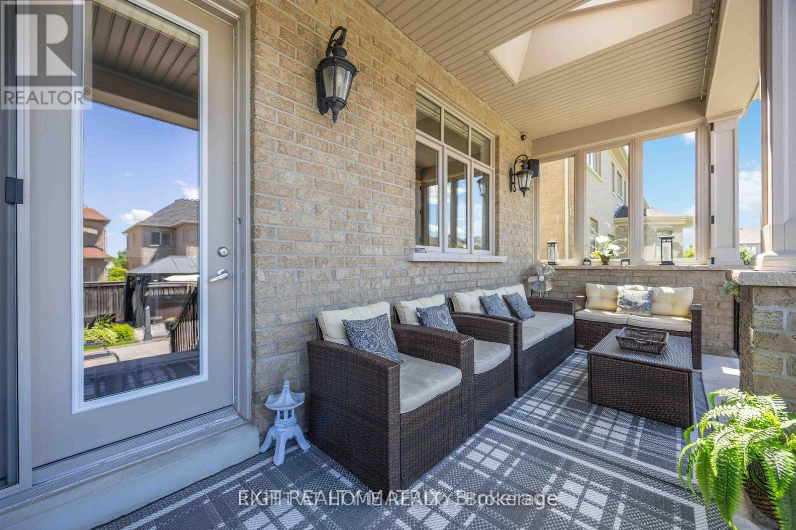 80 Puccini Drive, Richmond Hill, Ontario  L4E 2Z1 - Photo 47 - N12993602