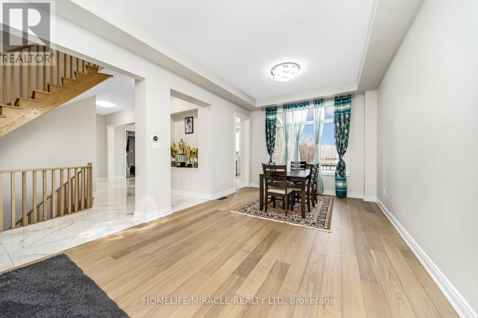 93 Trail Boulevard, Springwater, Ontario  L9X 0S5 - Photo 10 - S12993610