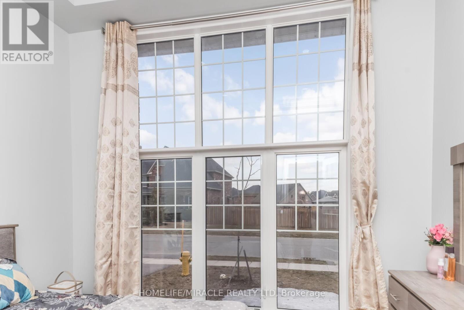 93 Trail Boulevard, Springwater, Ontario  L9X 0S5 - Photo 22 - S12993610