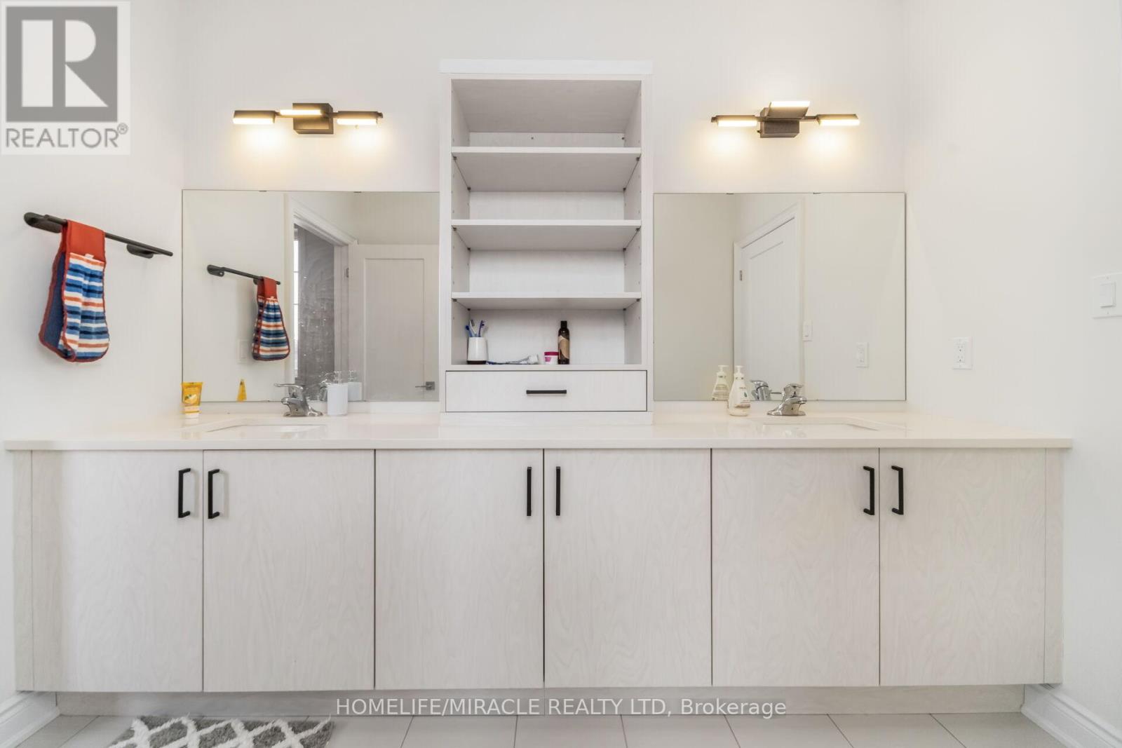 93 Trail Boulevard, Springwater, Ontario  L9X 0S5 - Photo 43 - S12993610