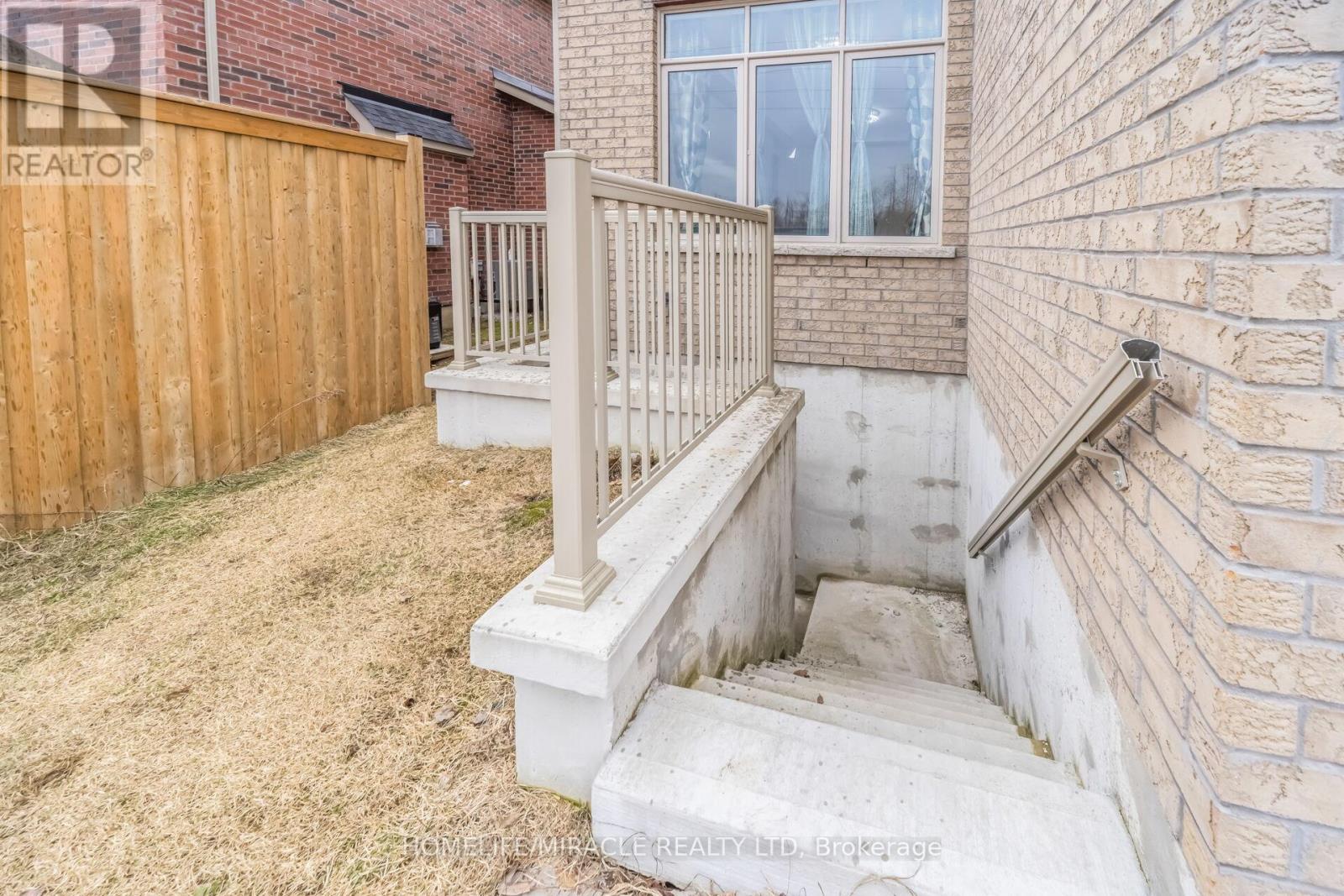 93 Trail Boulevard, Springwater, Ontario  L9X 0S5 - Photo 47 - S12993610