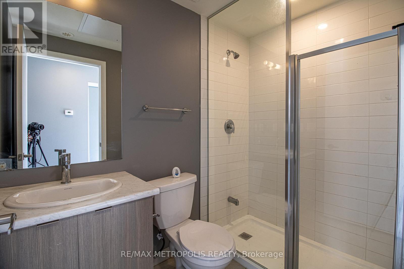 #205 - 155 Canon Jackson Drive, Toronto, Ontario  M6M 0E1 - Photo 12 - W12993600