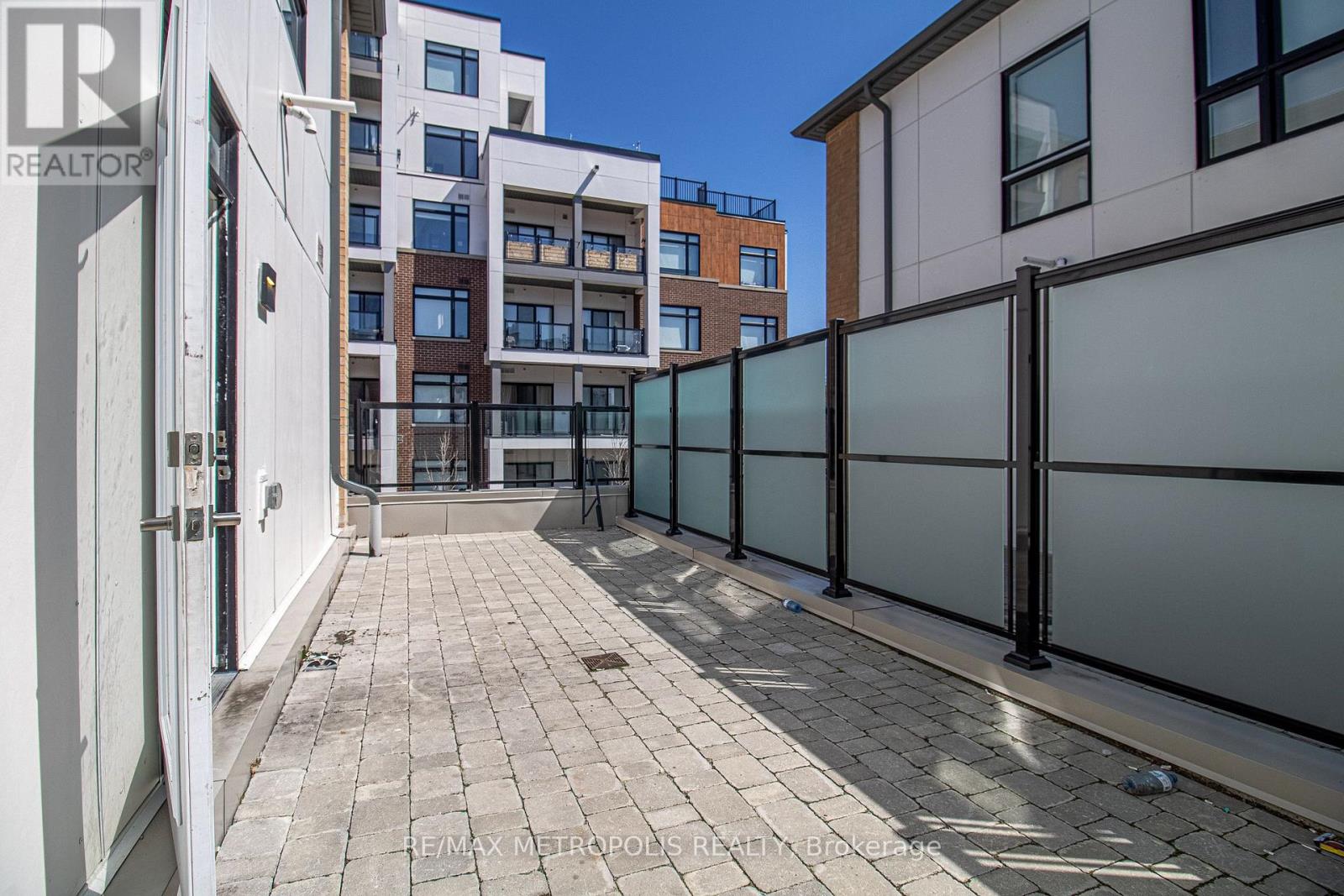 #205 - 155 Canon Jackson Drive, Toronto, Ontario  M6M 0E1 - Photo 14 - W12993600