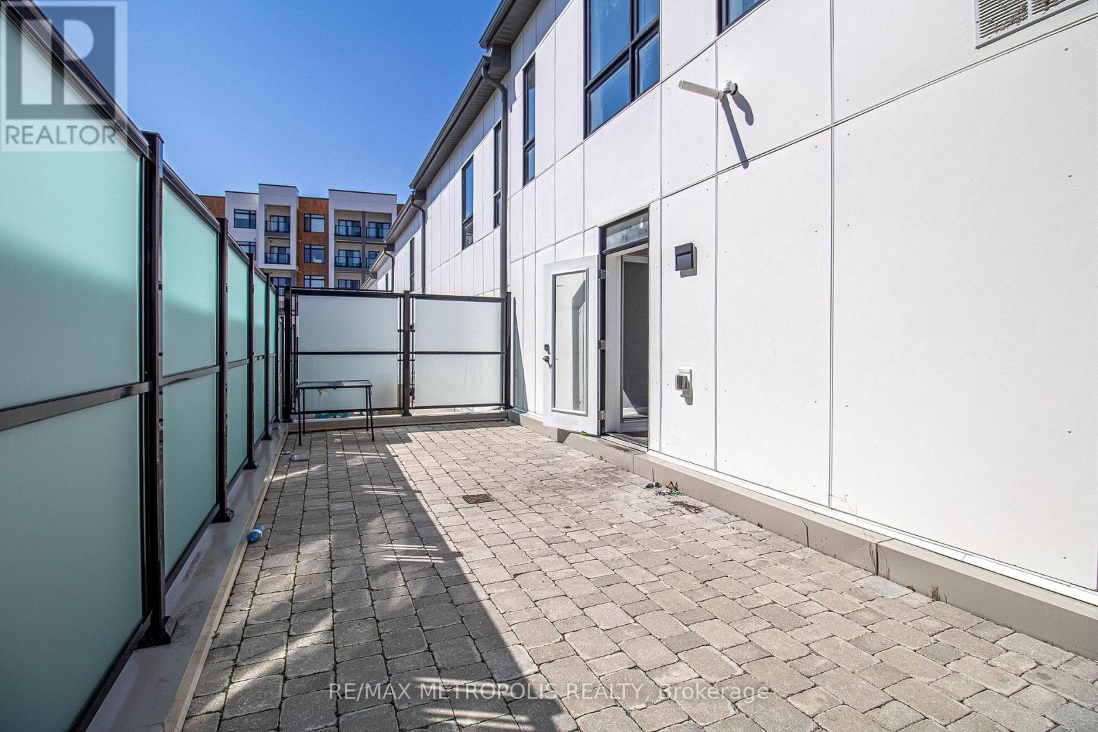 #205 - 155 Canon Jackson Drive, Toronto, Ontario  M6M 0E1 - Photo 15 - W12993600